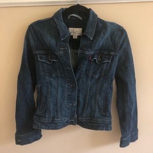 LEVI’s DARK WASH DENIM JACKET